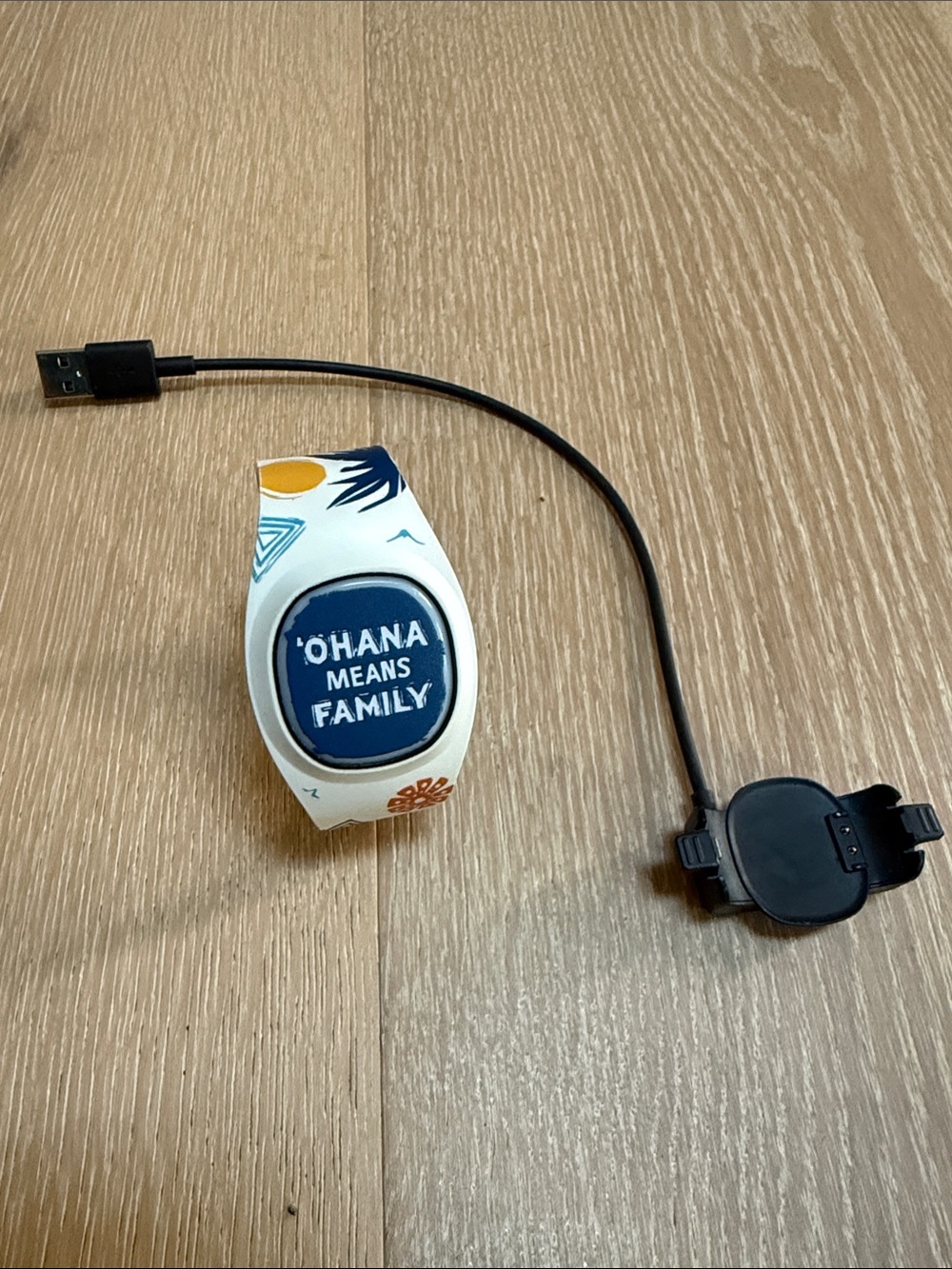 White Disney Magic Plus Band Ohana Means Family'